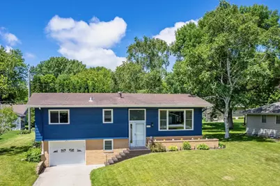 1125 N Burlington Avenue, Fergus Falls, MN 56537 - Photo 1