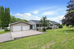 46825 Oak Hill Ln, La Crescent, MN 55947 - Photo 2