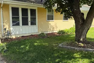 1381 Mechanic Ave, Saint Paul, MN 55106 - Photo 2