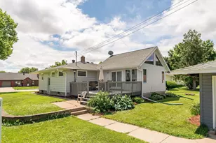 512 S 1st St, La Crescent, MN 55947 - Photo 22