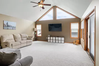 512 S 1st Street, La Crescent, MN 55947 - Photo 6