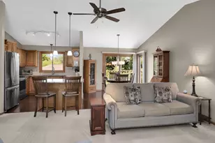 3140 Quarry Ct, Eagan, MN 55121 - Photo 8