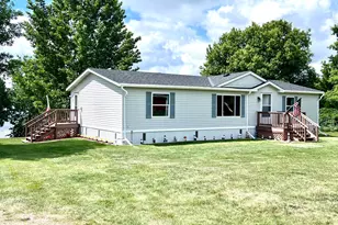 84065 Ridge Creek Dr, Clinton, MN 56225 - Photo 2