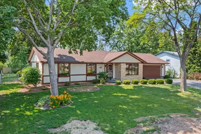 8133 Xenia Avenue N, Brooklyn Park, MN 55443 - Photo 2