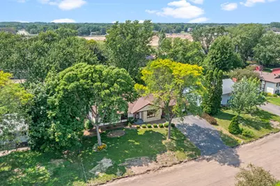 8133 Xenia Avenue N, Brooklyn Park, MN 55443 - Photo 6