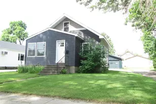 421 8th St, Cloquet, MN 55720 - Photo 1