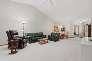 762 Lake Ridge Dr, Woodbury, MN 55129 - Photo 2