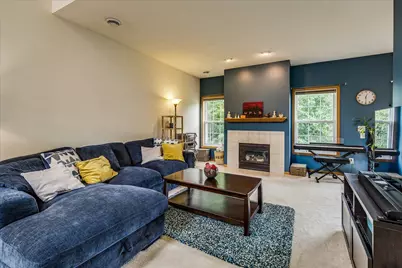 906 Village Parkway, Circle Pines, MN 55014 - Photo 4