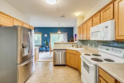 906 Village Parkway, Circle Pines, MN 55014 - Photo 10