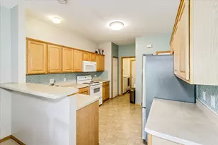 906 Village Pkwy, Circle Pines, MN 55014 - Photo 8