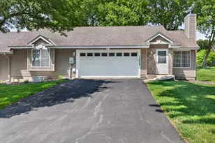 13805 Granada Ave, Apple Valley, MN 55124 - Photo 2