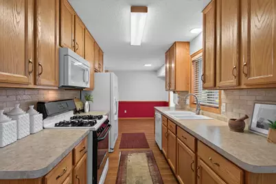 13805 Granada Avenue, Apple Valley, MN 55124 - Photo 10