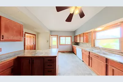 320 N 3rd Street, Le Sueur, MN 56058 - Photo 6
