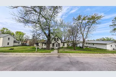 320 N 3rd Street, Le Sueur, MN 56058 - Photo 1