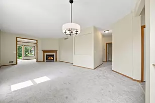 14795 Bloomfield Cir, Rosemount, MN 55068 - Photo 2