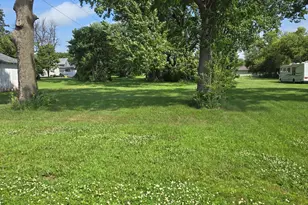 300 W 2nd St, Sherburn, MN 56171 - Photo 1