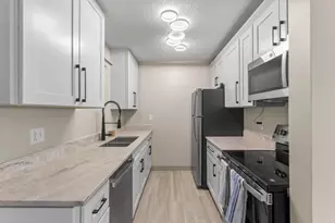 1225 Lasalle Ave, Minneapolis, MN 55403 - Photo 18