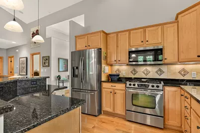 639 Donnington Place, Byron, MN 55920 - Photo 4