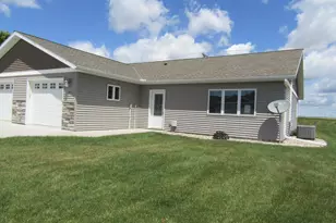 216 Mooney Cir, Granite Falls, MN 56241 - Photo 2
