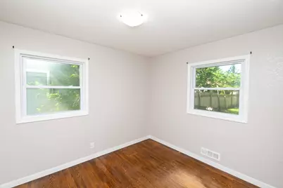 9306 Stevens Avenue S, Bloomington, MN 55420 - Photo 10