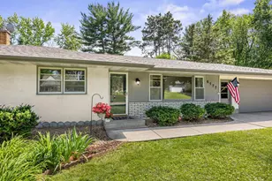 6177 Upper 48th St N, Oakdale, MN 55128 - Photo 2