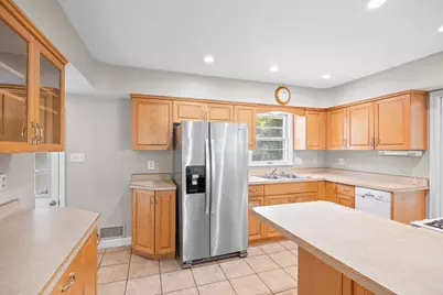 6177 Upper 48th Street N, Oakdale, MN 55128 - Photo 4