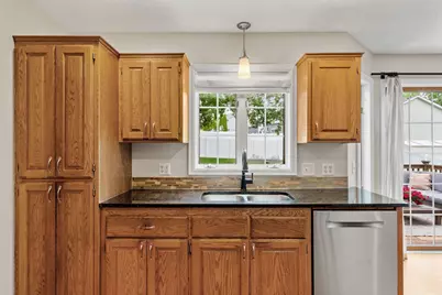 2551 Cypress Street, Maplewood, MN 55109 - Photo 14