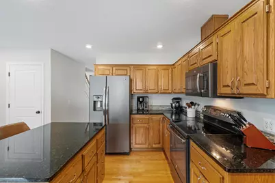 2551 Cypress Street, Maplewood, MN 55109 - Photo 12