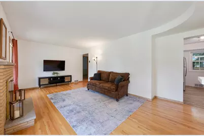 9517 Clinton Avenue S, Bloomington, MN 55420 - Photo 6
