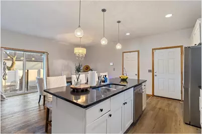 5201 Humboldt Avenue N, Minneapolis, MN 55430 - Photo 16