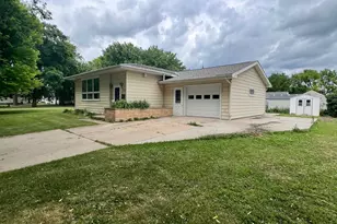 316 W 2nd St, Madison, MN 56256 - Photo 1