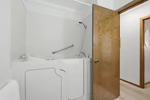 255 Westview Dr, West Saint Paul, MN 55118 - Photo 20