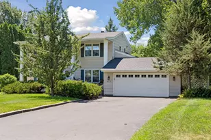 2415 Merrimac Ln N, Plymouth, MN 55447 - Photo 2