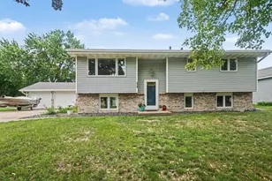 810 Sunny Ln, Anoka, MN 55303 - Photo 2