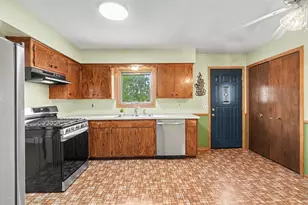 810 Sunny Ln, Anoka, MN 55303 - Photo 10