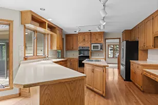 7890 Guild Ct, Apple Valley, MN 55124 - Photo 10
