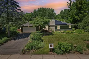 2955 Regent Ave N, Golden Valley, MN 55422 - Photo 1