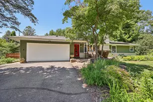 2955 Regent Ave N, Golden Valley, MN 55422 - Photo 2