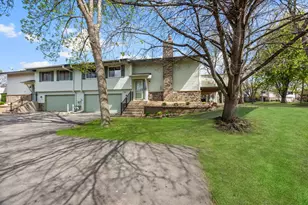11143 Xavier Rd, Bloomington, MN 55437 - Photo 2