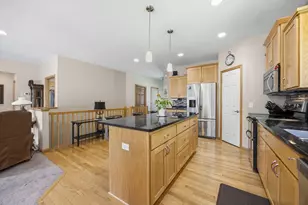 13205 Galena Way, Apple Valley, MN 55124 - Photo 4