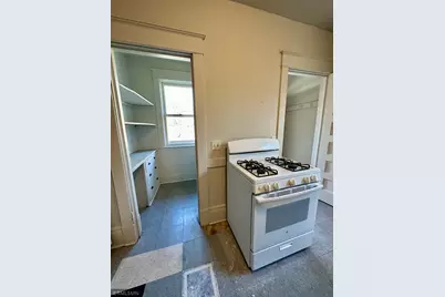 1047 Hudson Road, Saint Paul, MN 55106 - Photo 14