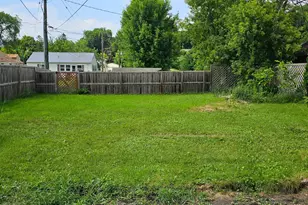 414 W Maple Ave, Fergus Falls, MN 56537 - Photo 2