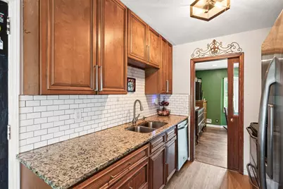 8820 60th Avenue N, New Hope, MN 55428 - Photo 6
