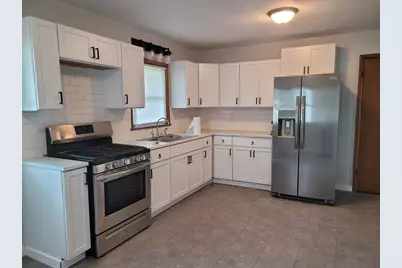 985 Bradley Street, Saint Paul, MN 55130 - Photo 6