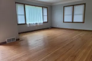 985 Bradley St, Saint Paul, MN 55130 - Photo 4
