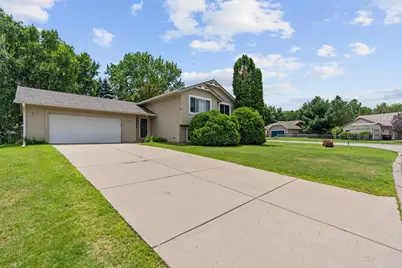 7581 23rd Street N, Oakdale, MN 55128 - Photo 2