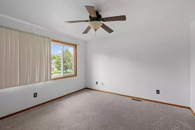 7581 23rd Street N, Oakdale, MN 55128 - Photo 10