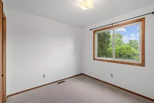 7581 23rd St N, Oakdale, MN 55128 - Photo 14