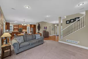 20685 Frost Ct, Lakeville, MN 55044 - Photo 8