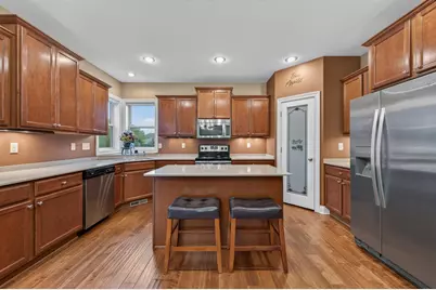 20685 Frost Court, Lakeville, MN 55044 - Photo 4